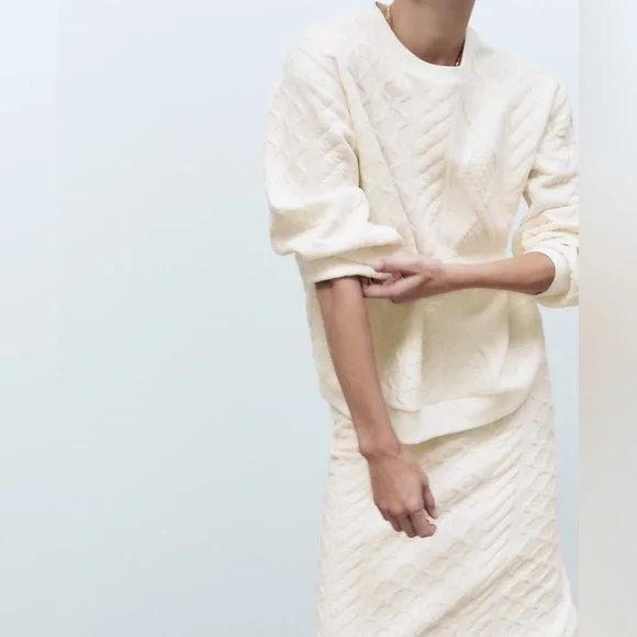 Zara Set - Ecru Quilted Sweatshirt & Skirt - Picture 10 of 17